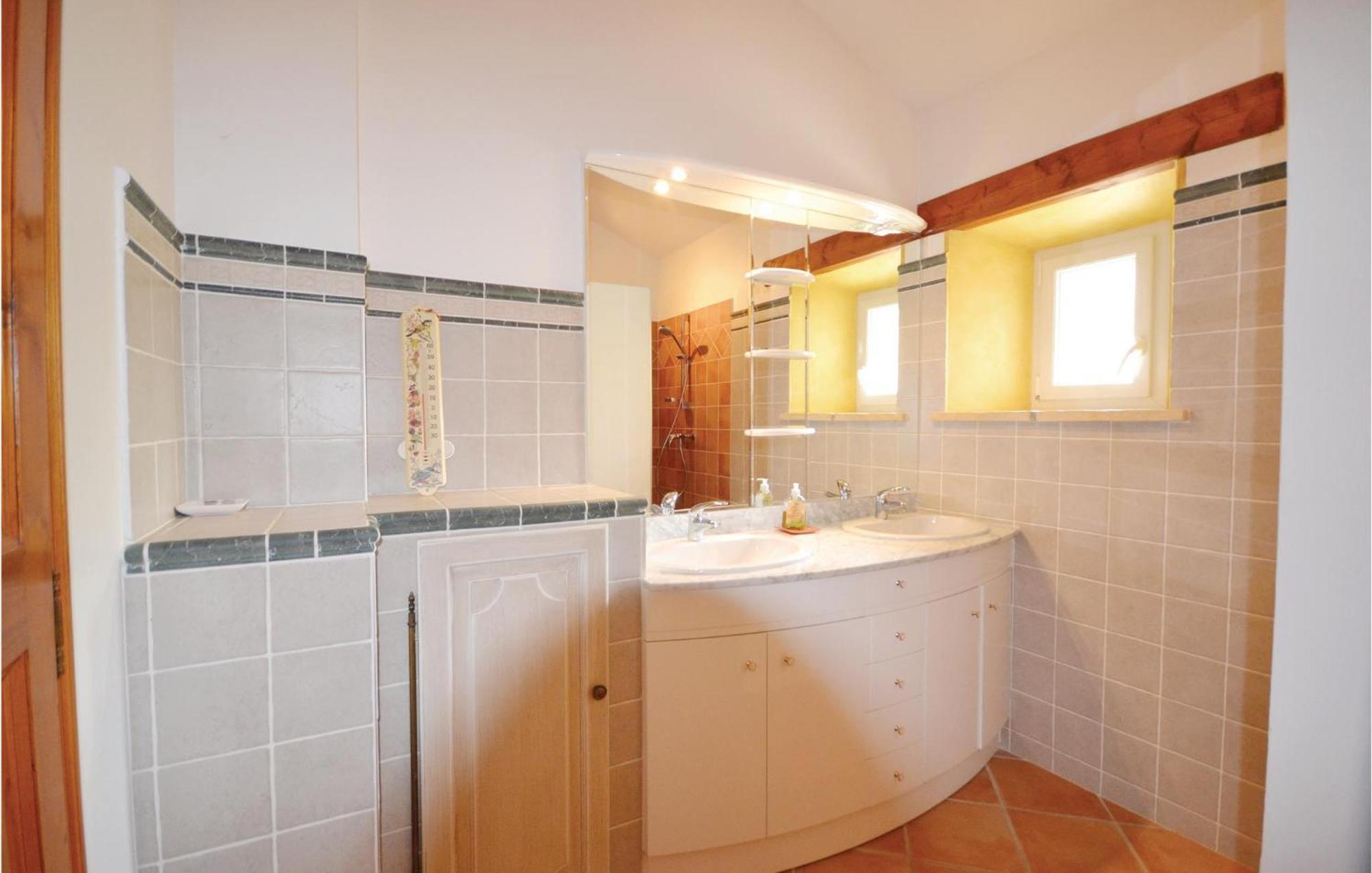 Awesome Home In Bollene With Wifi Exteriör bild